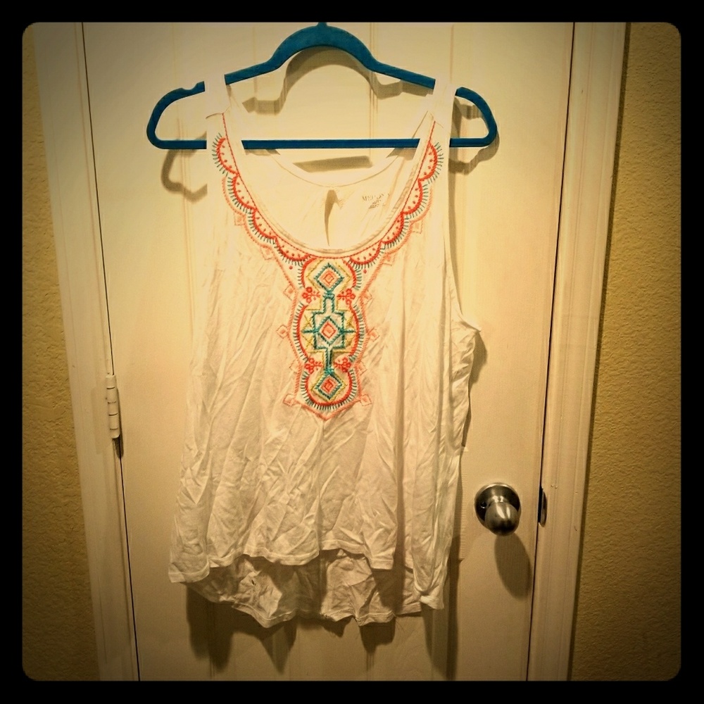 BOHO Style Tank Top with Key Hole Back